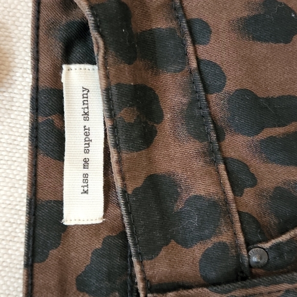 Jessica Simpson Leopard Jeans - Picture 7 of 7